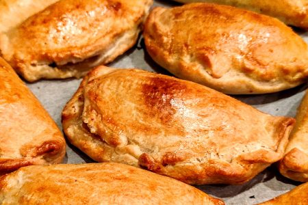 receta empanadillas de atún y cebolla jugosas